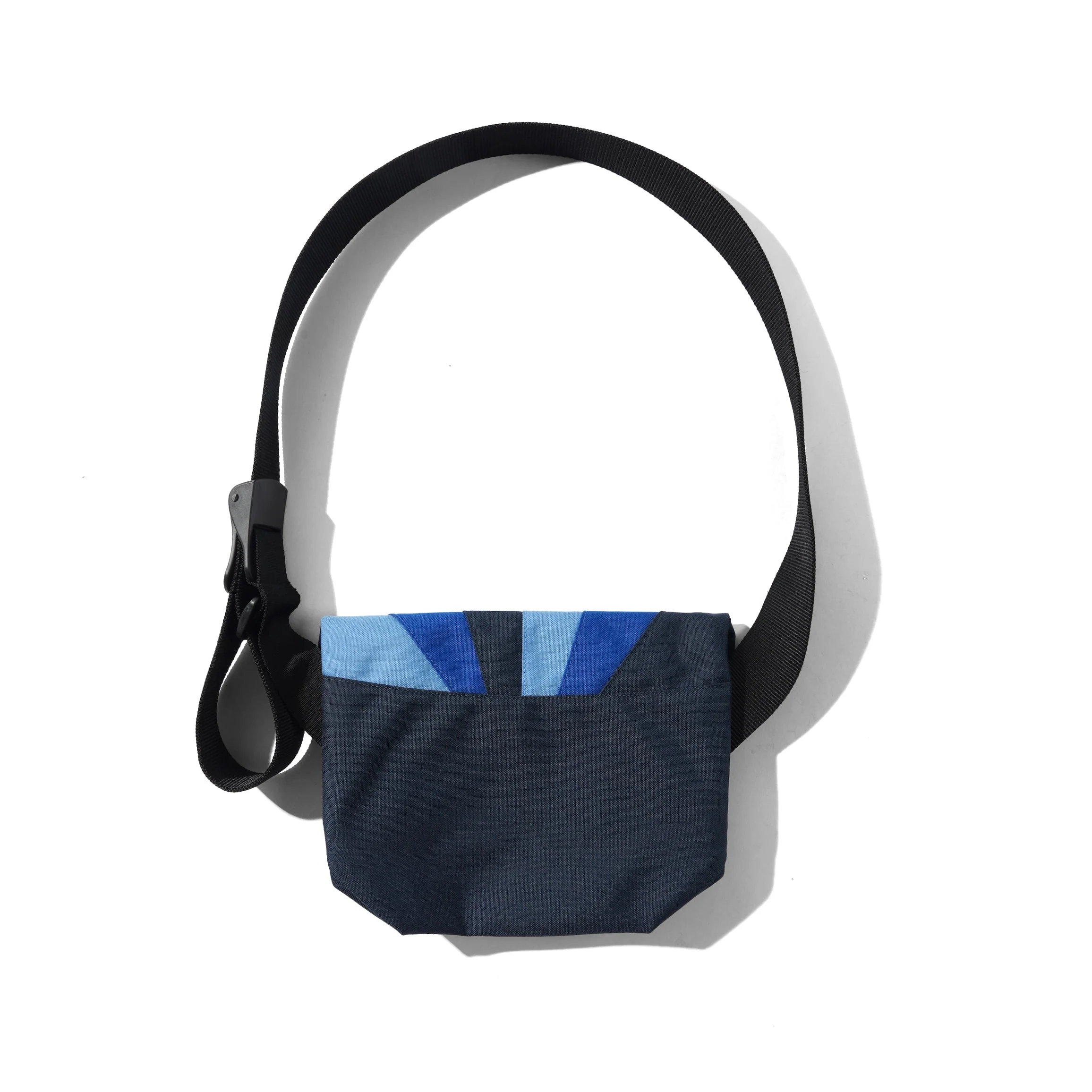 Cahoot, Blue Fan - Image 4