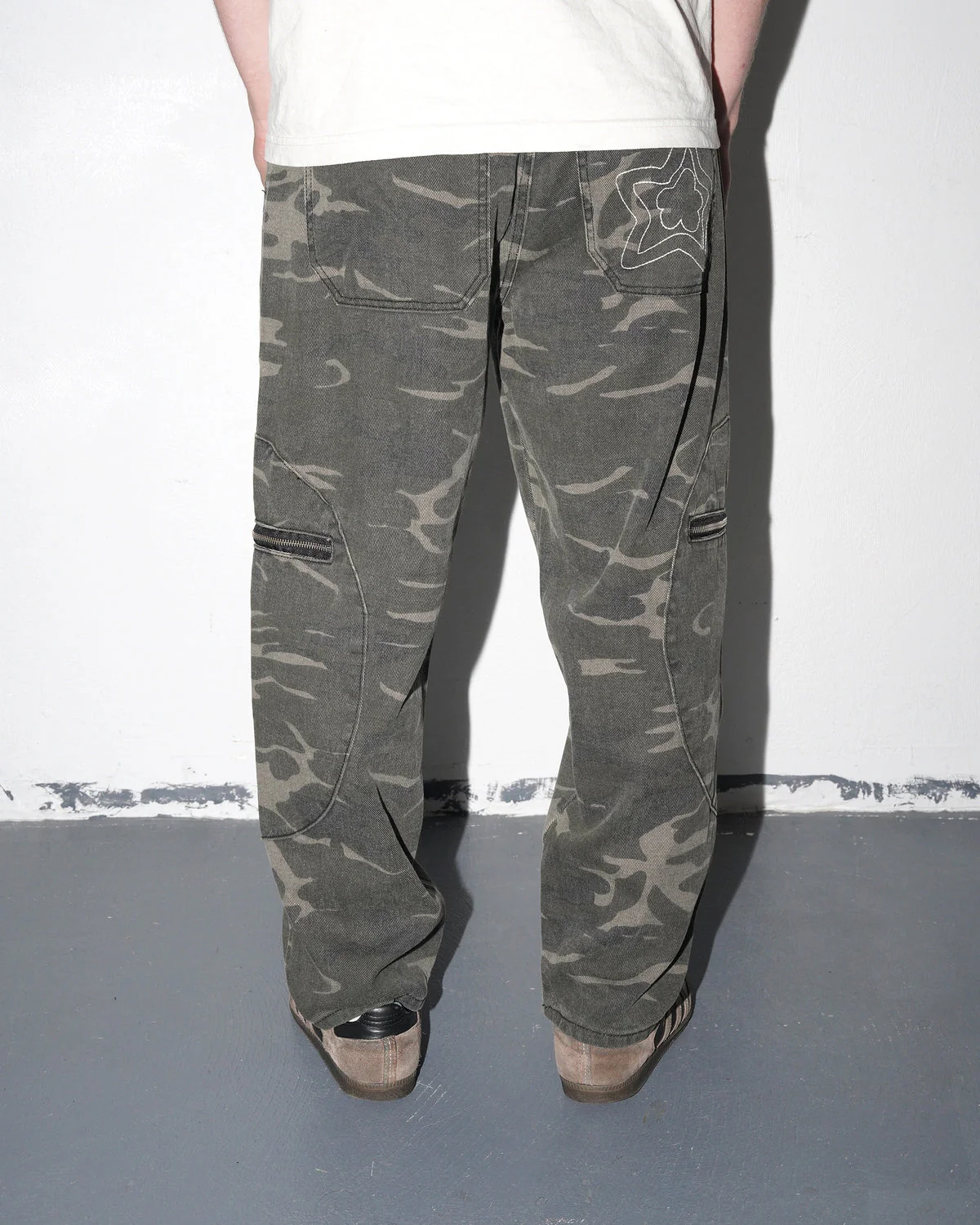 Circle Cargo Star Jeans, Camo - Image 7