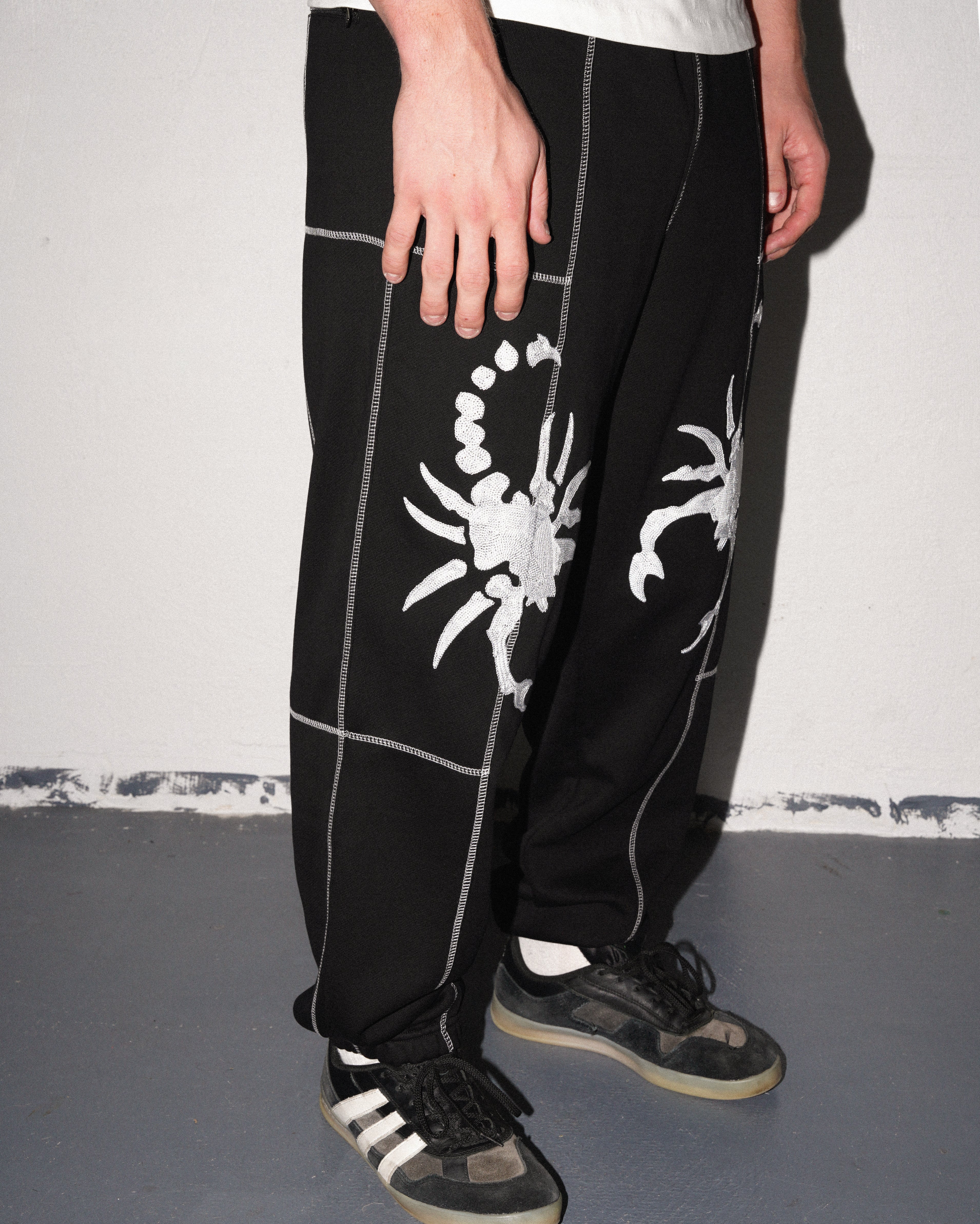 Double Scorp Sweatpants, Black - Image 6