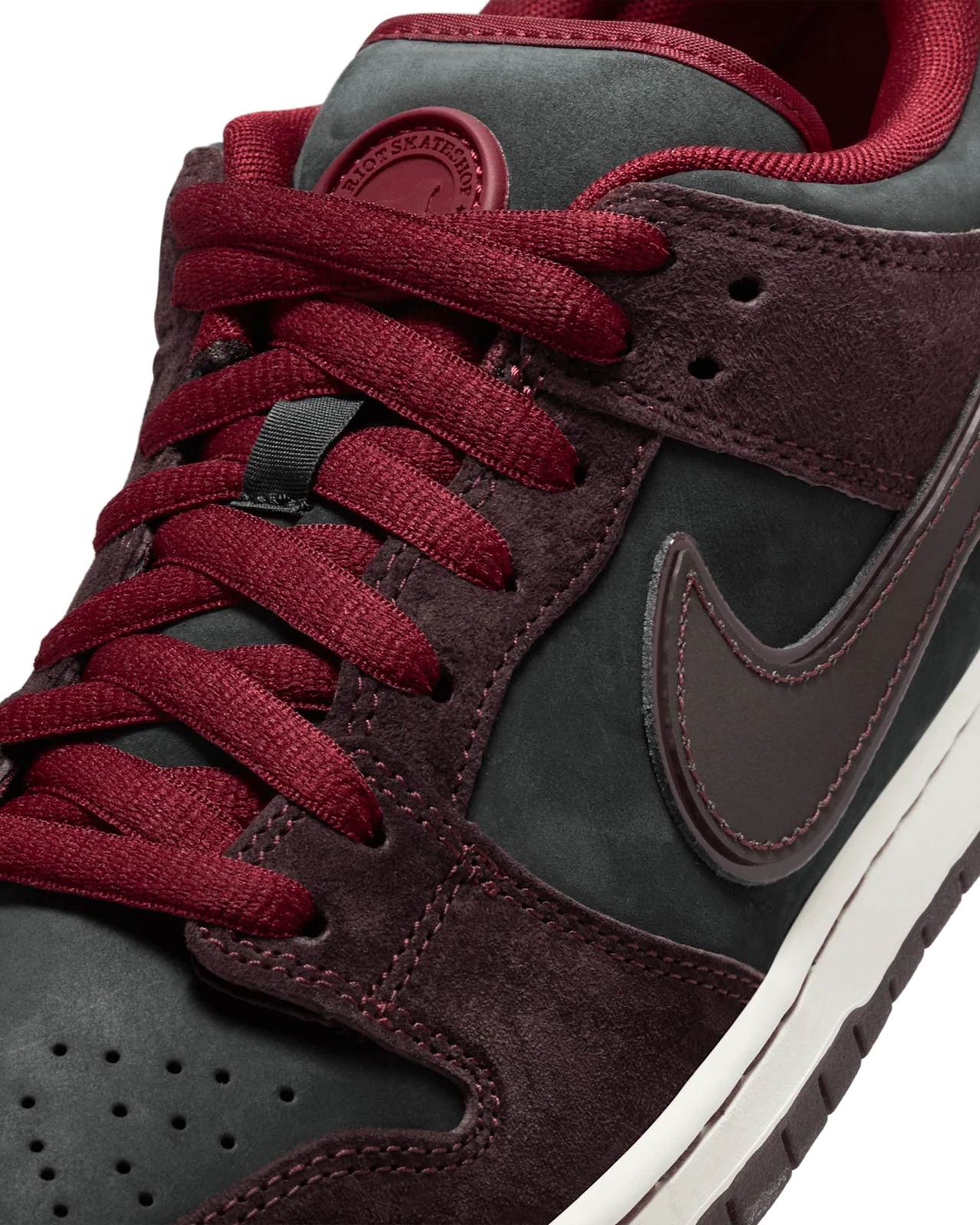 Dunk Low Pro 'Riot Skateshop', Mahogany / Dark Beetroot - Image 3