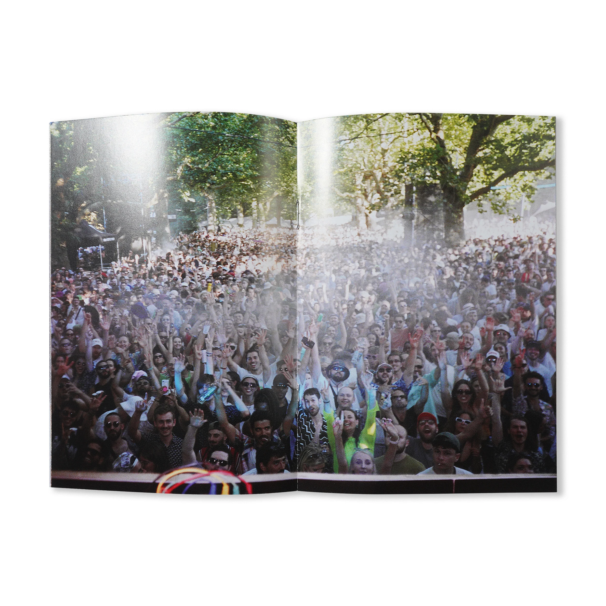 Gliding Through Everything - By Four Tet - Image 4