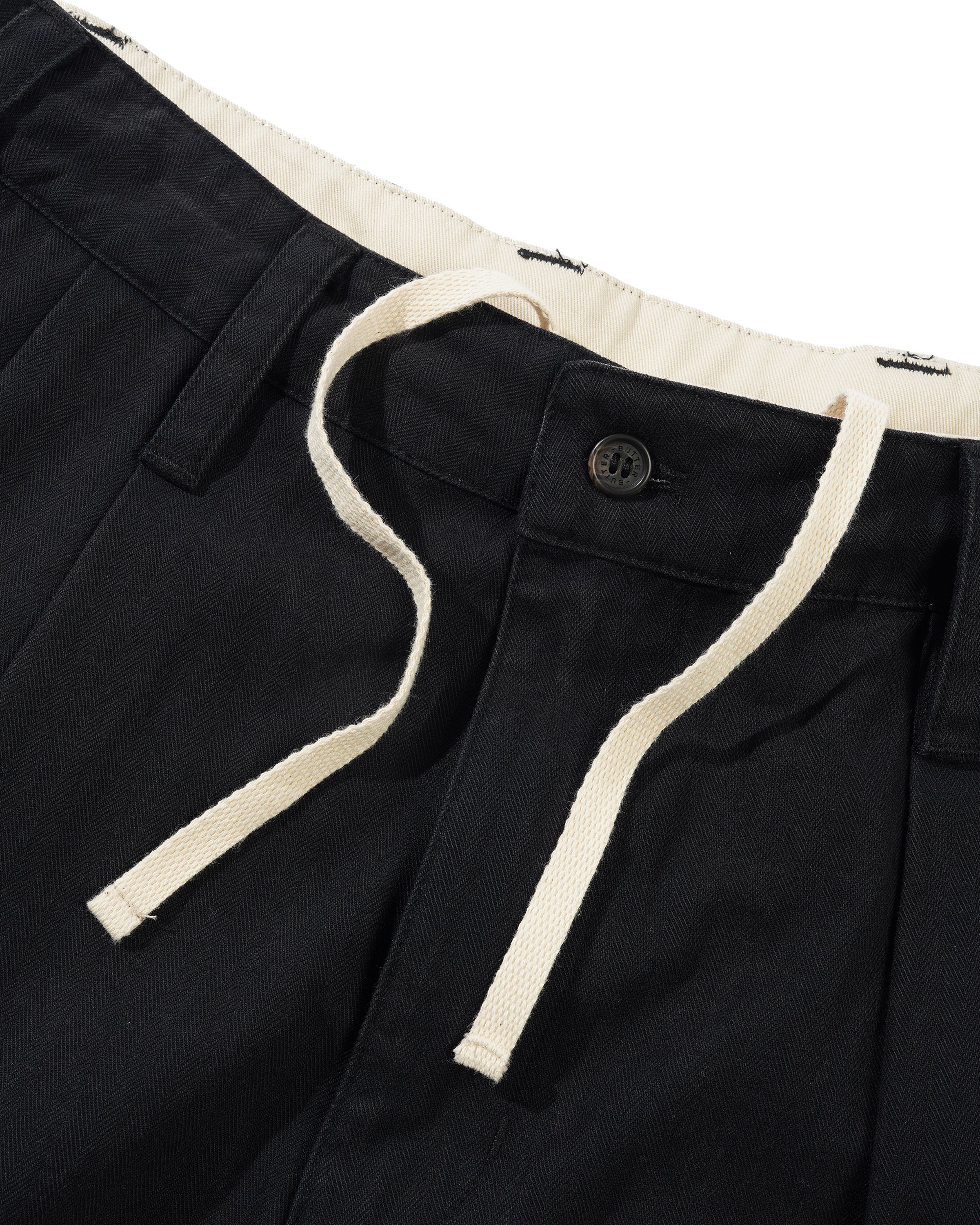 Pleated Shorts, Washed Black - Image 4