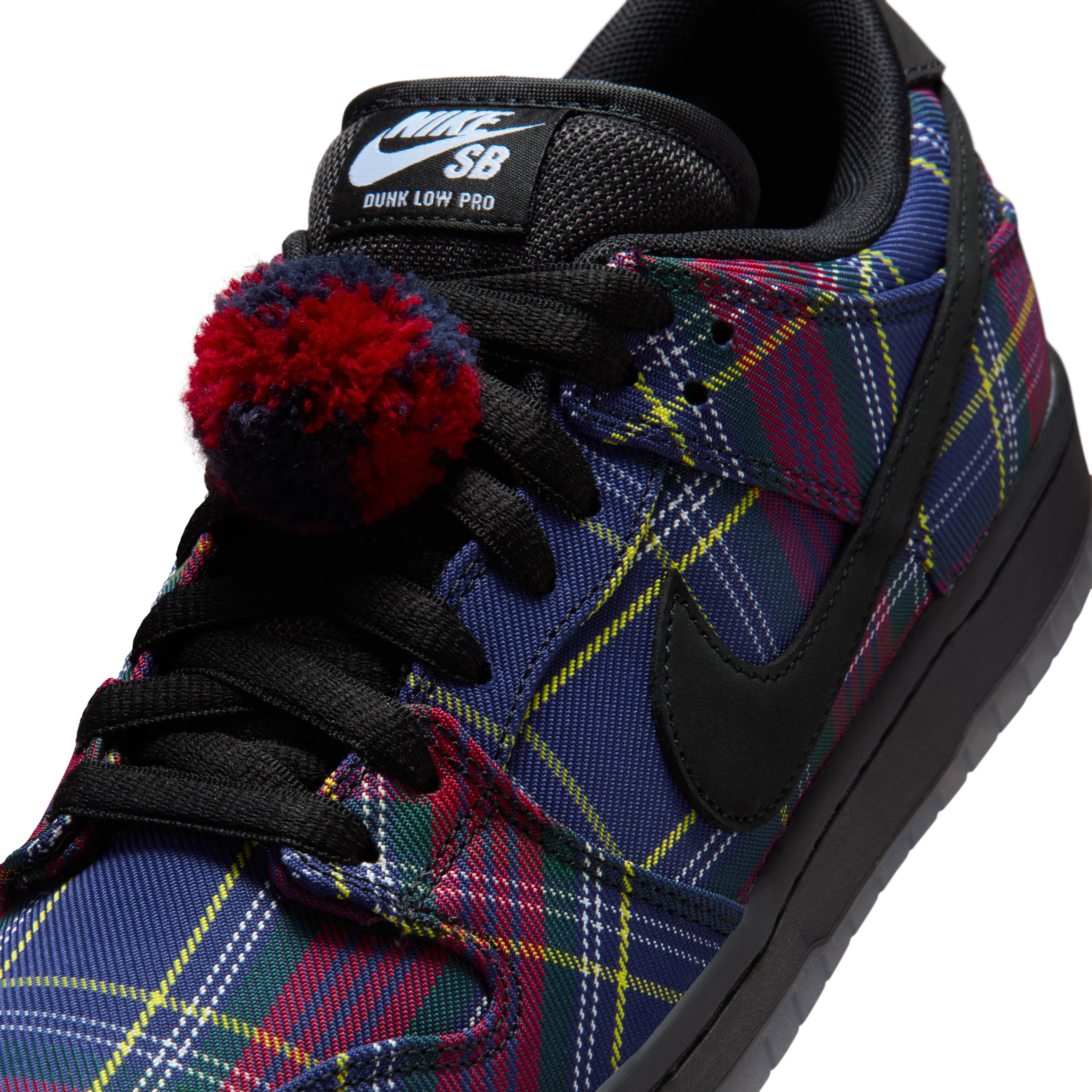 SB Dunk Low Pro 'Nardwuar', Tartan - Image 4
