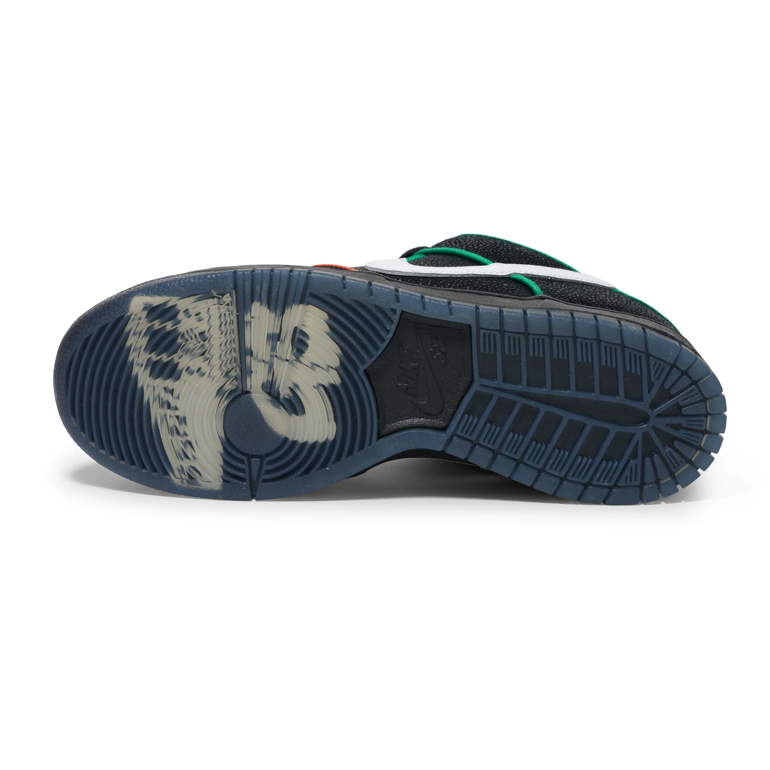 SB Dunk Low Pro x Bronx Girls Skate, Black / Challenge Red - Image 4