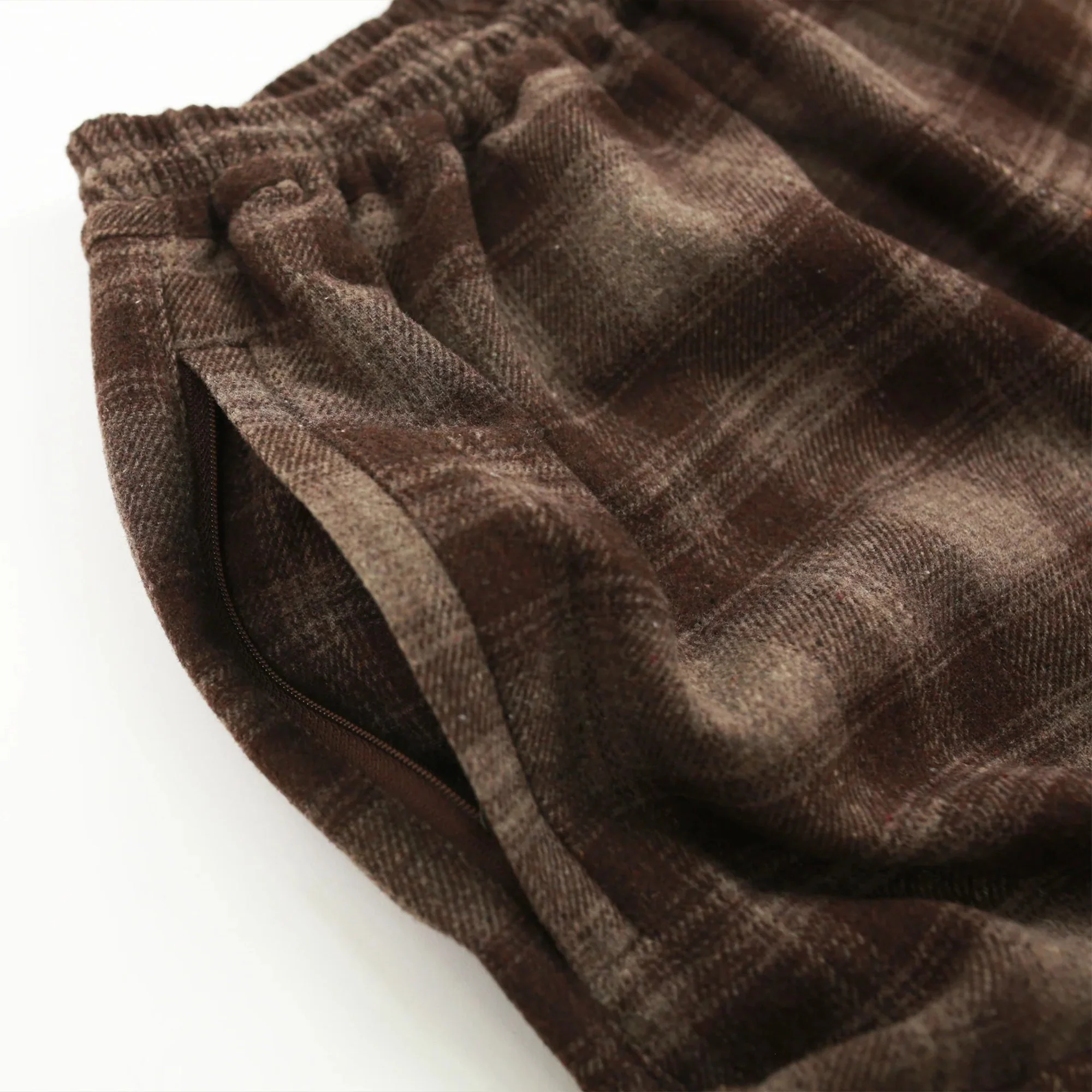 Shoreline Plaid Shorts, Black / Grey - Image 4