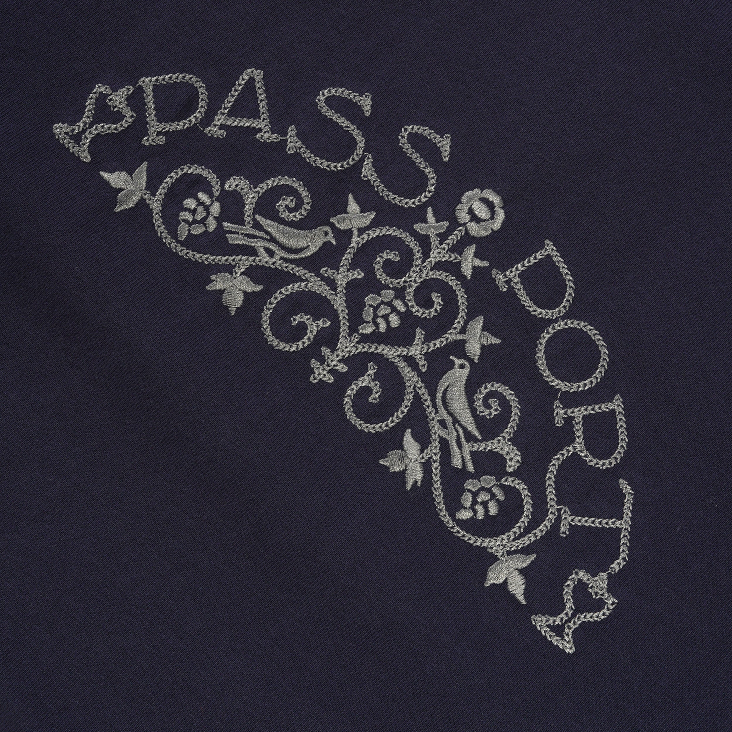 Vineyard Birds Tee, Navy - Image 2