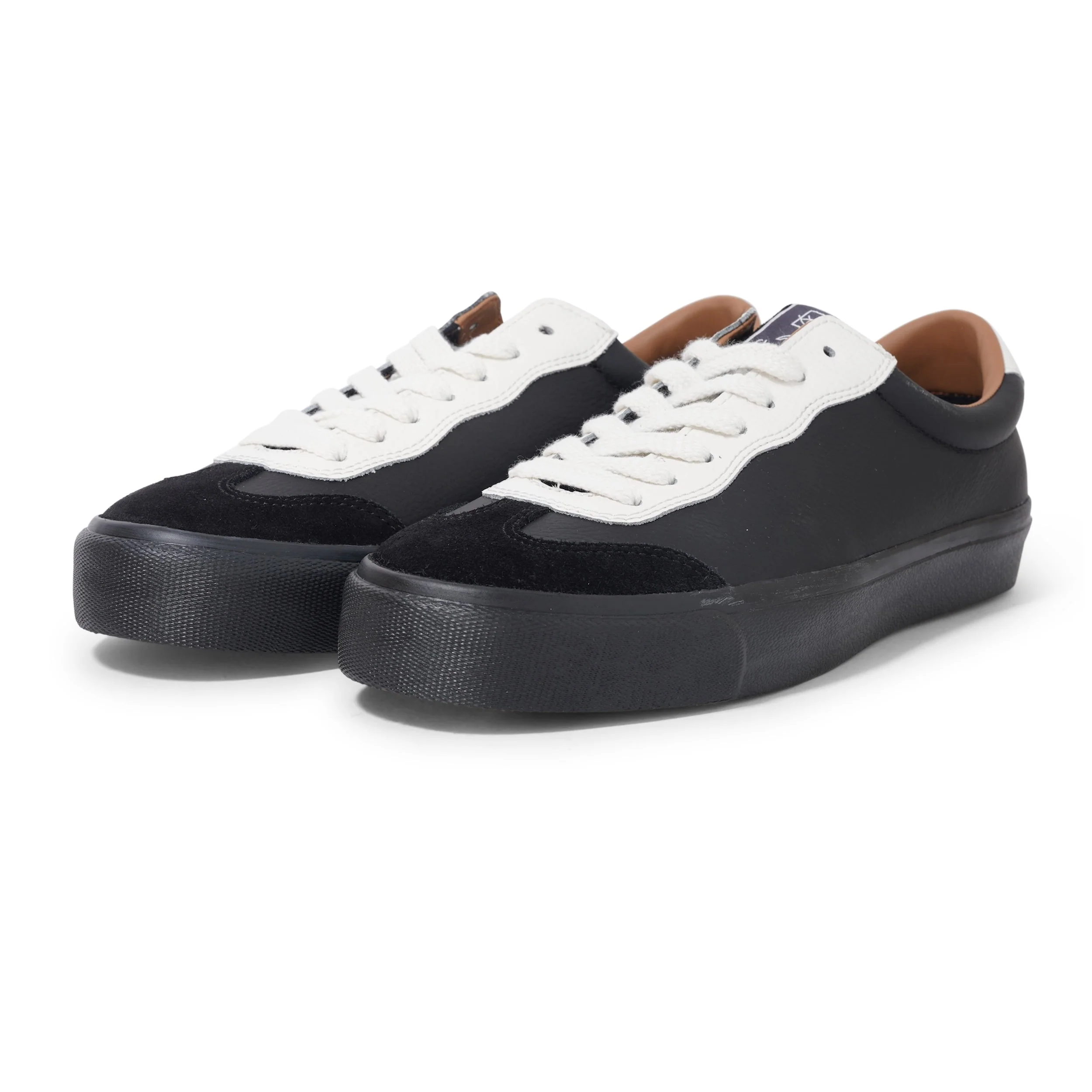 VM0004 Milic, Tuxedo / Black - Image 3